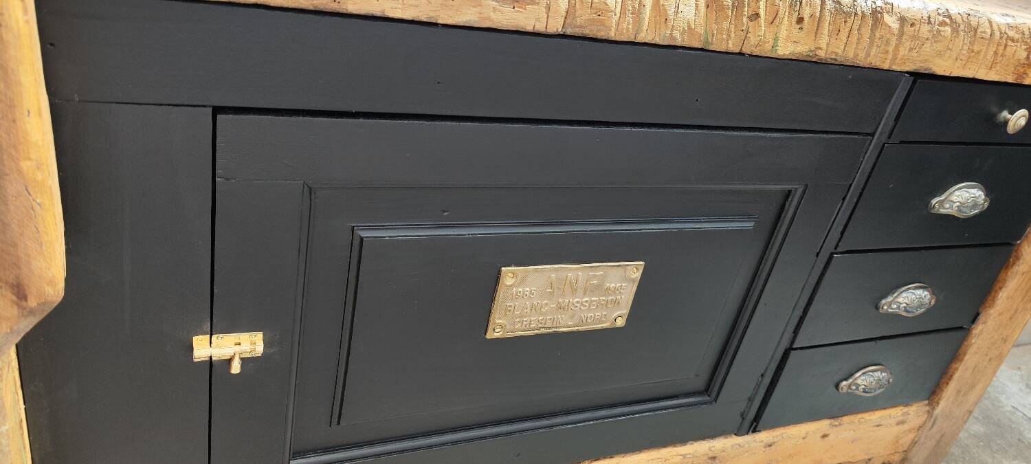 Old oak workbench cabinet with 1 door and 4 drawers