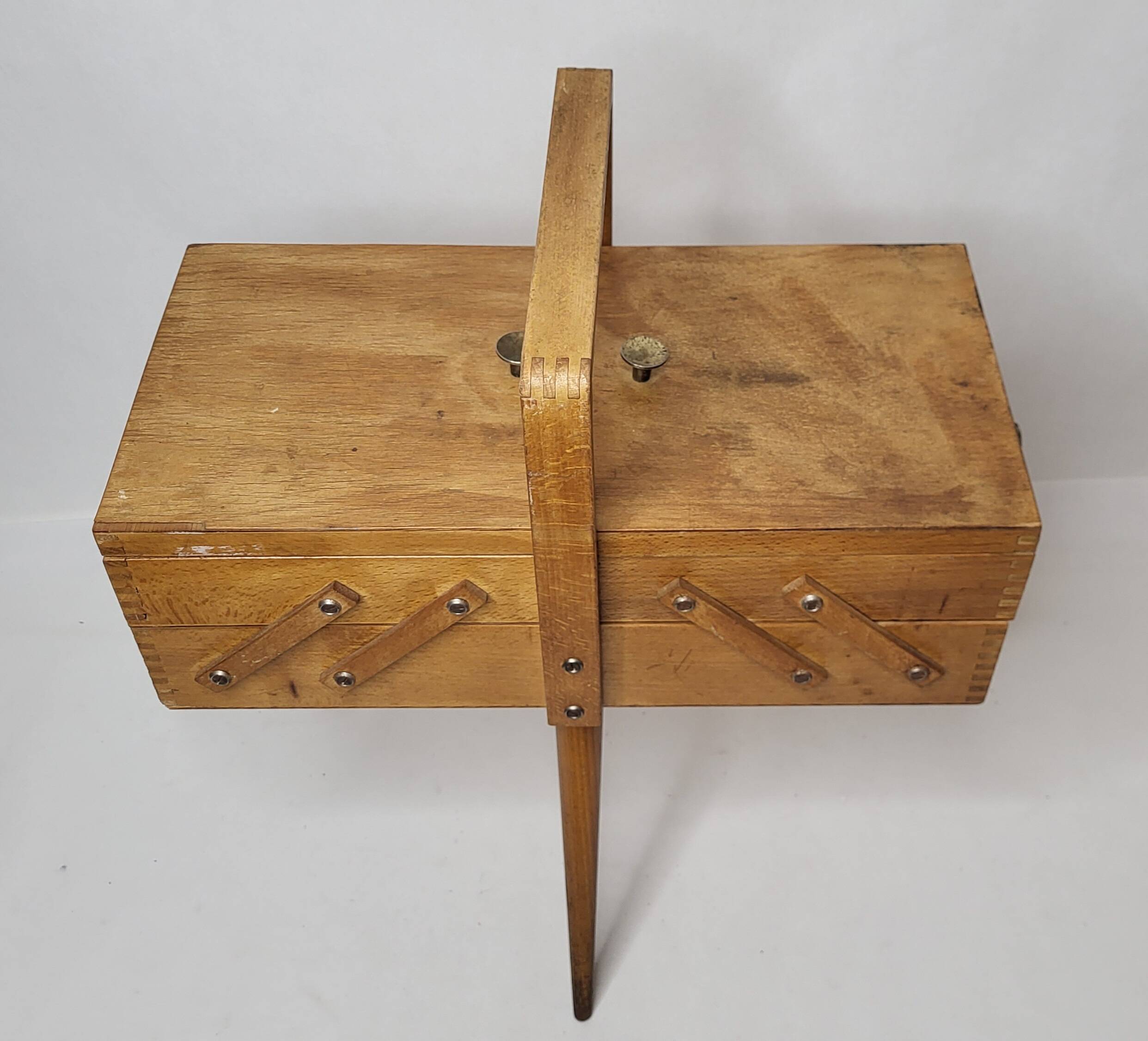 Wooden worker with spindle legs