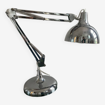 Articulated chrome lamp