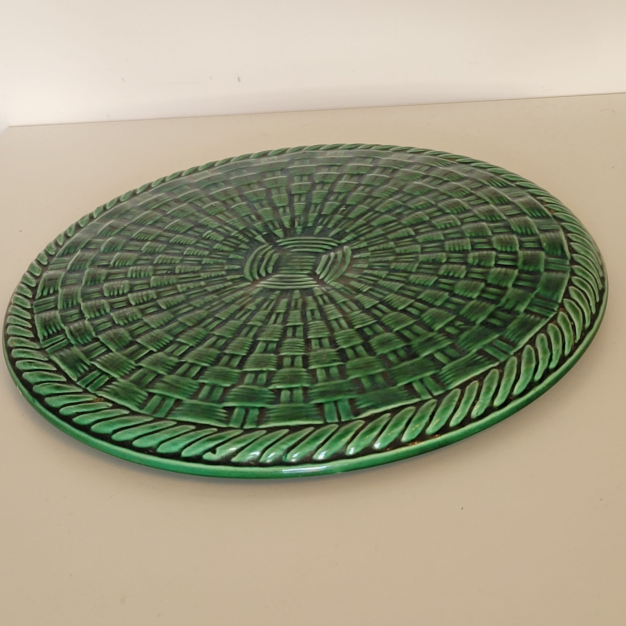 Vintage ceramic braided model tablecloth