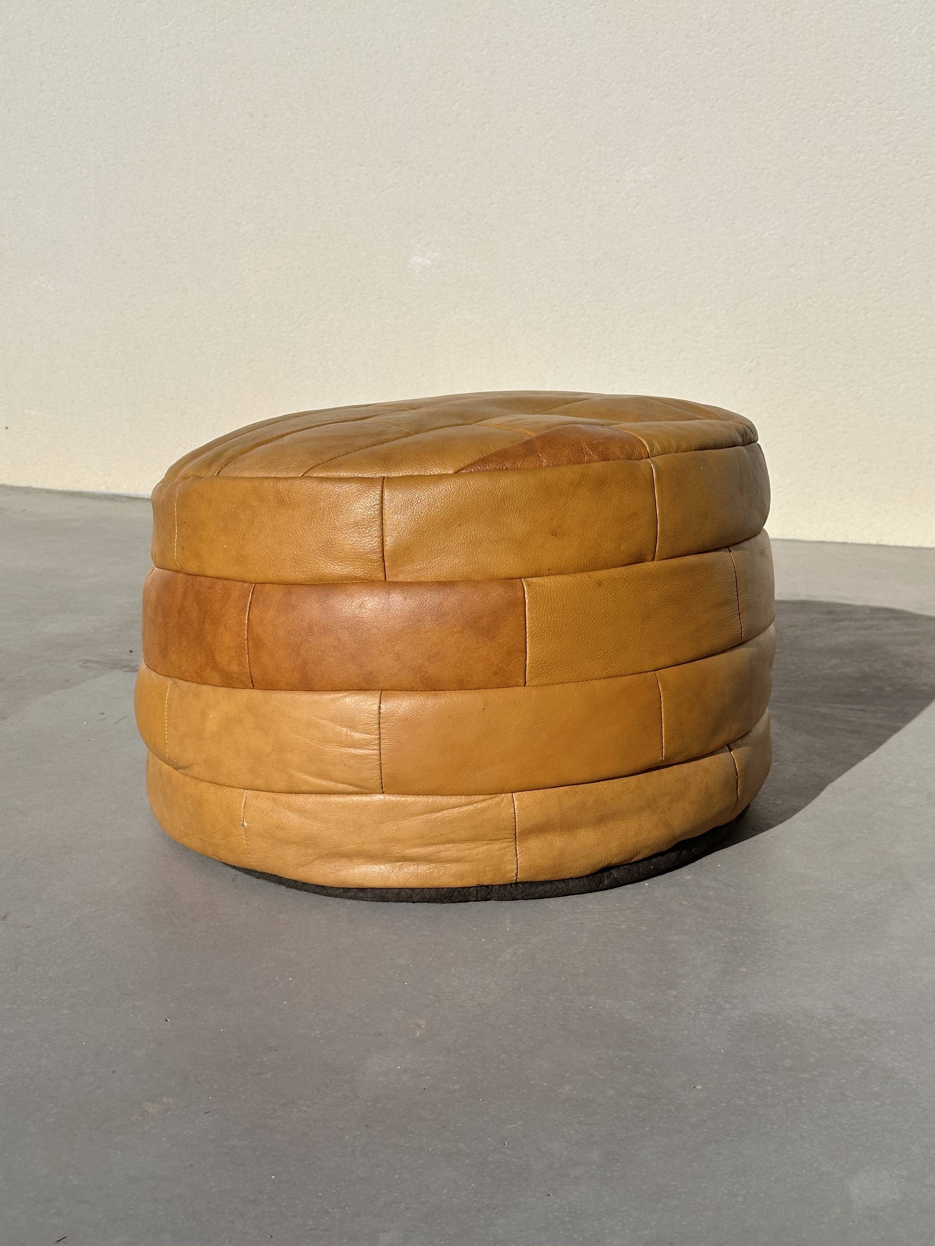 De Sede house style pouf in fauv leather patchwork, 1970s design