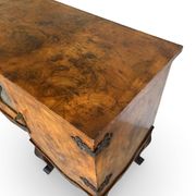 Buffet en noyer burr italien, années 1930.