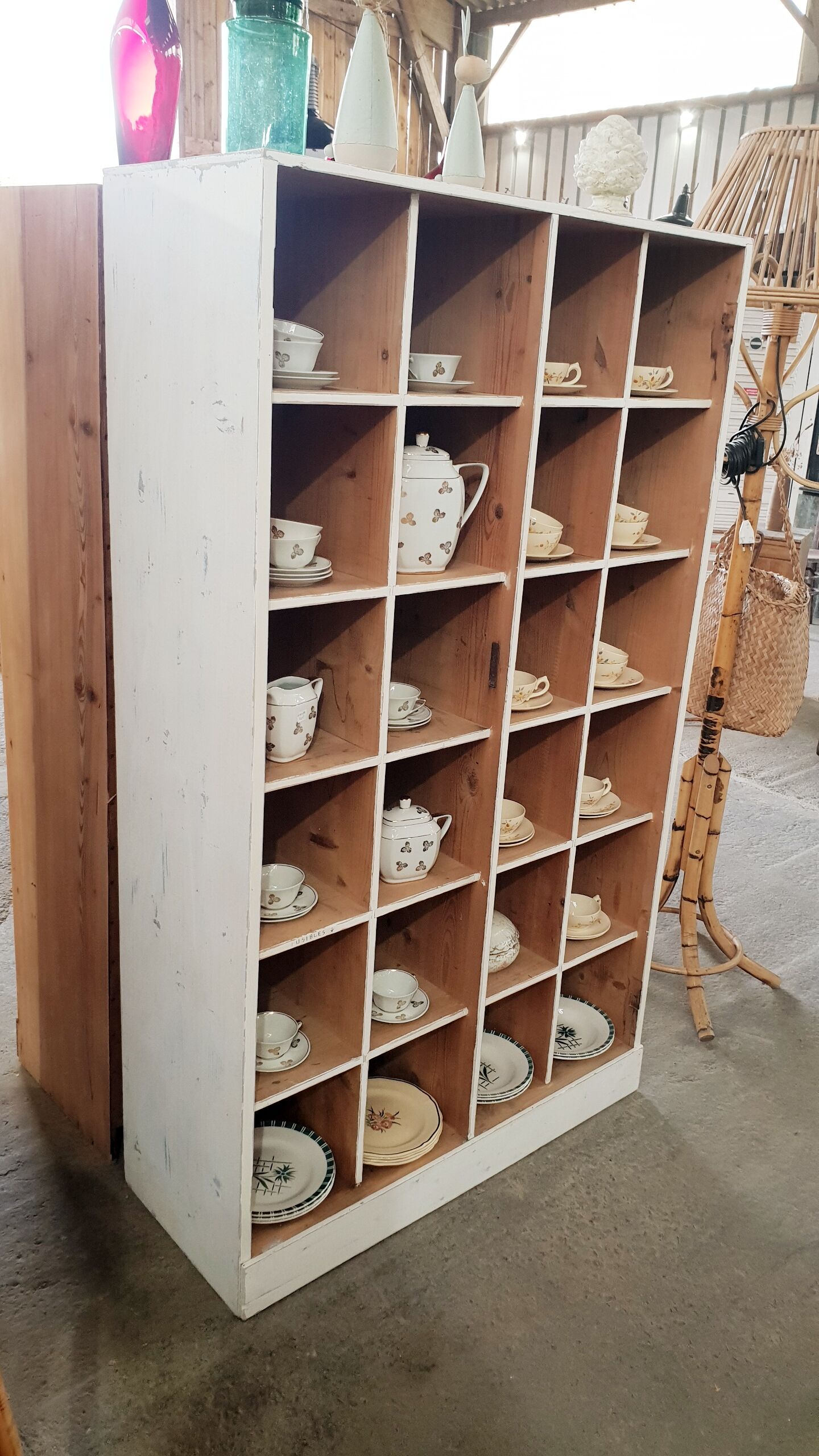 Trade furniture with lockers