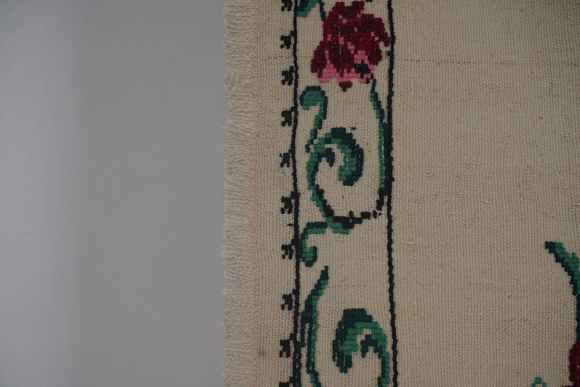 Vintage Turkish kilim handwoven 167x198 cm