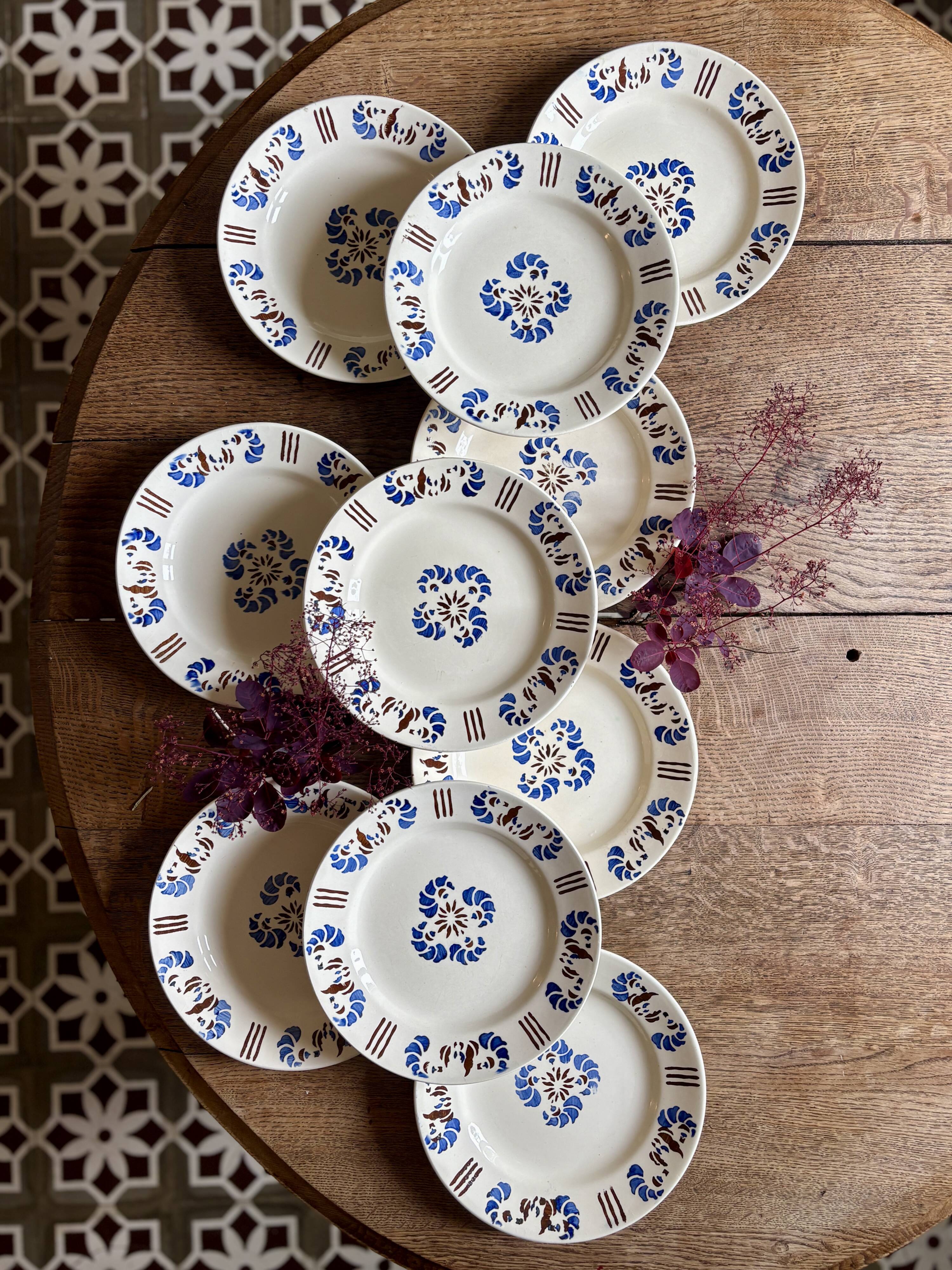 set of 10 antique flat plates model Laval
