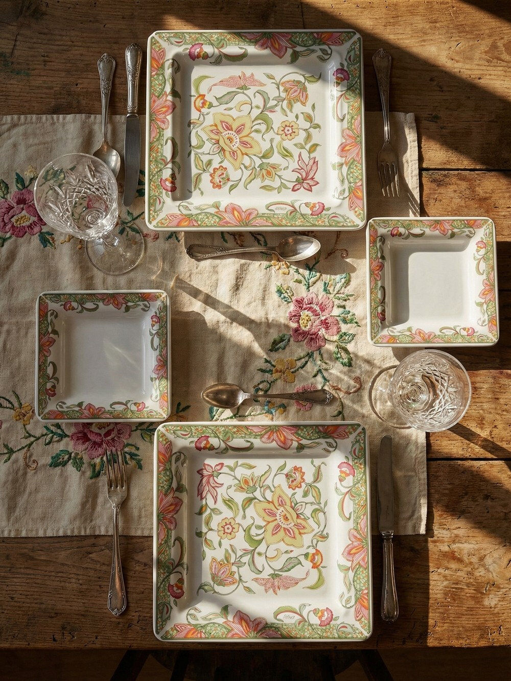 Set of 4 plates/dishes Tiffany Boutique, vintage Italian ceramic