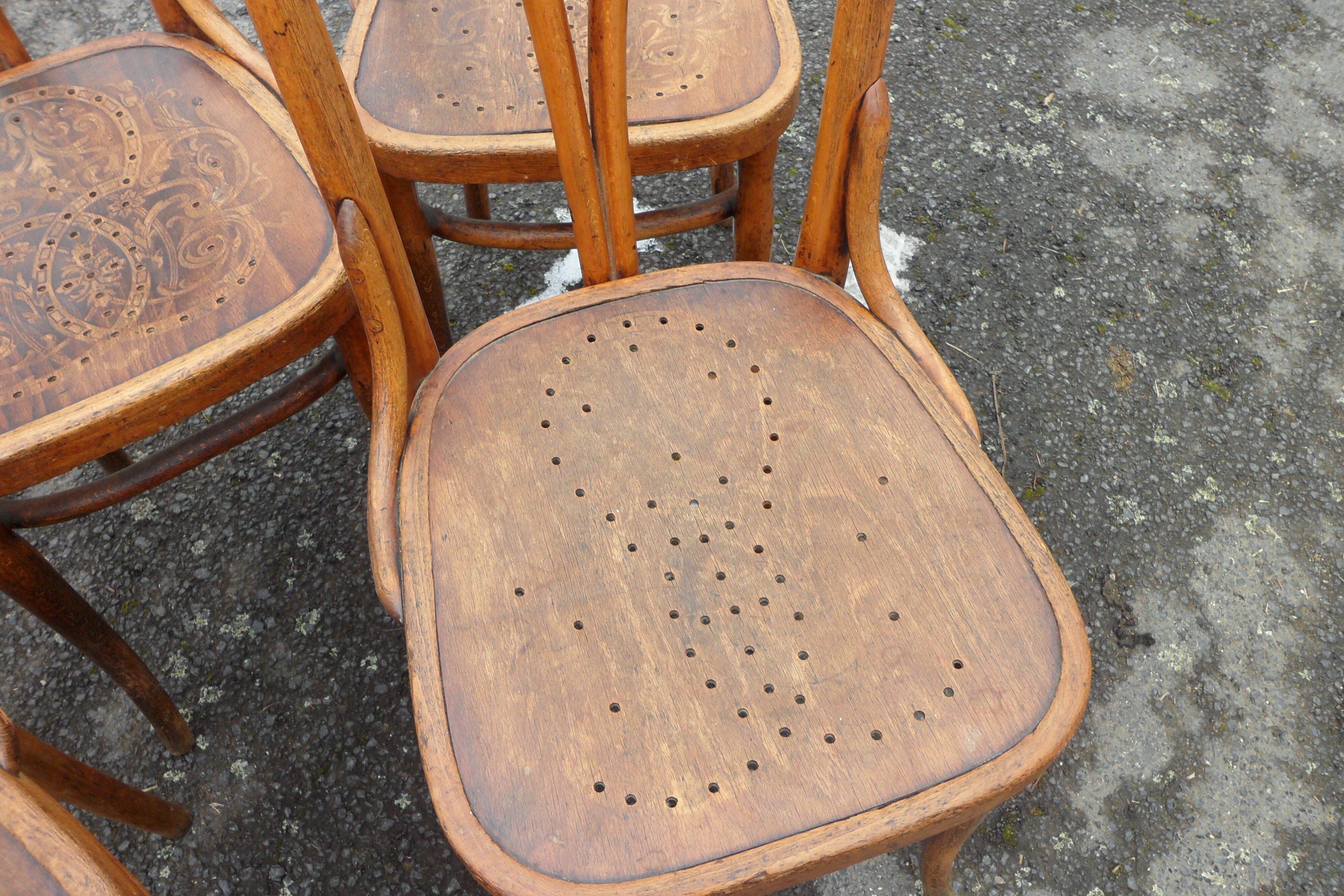 Set of 5 bistro chairs