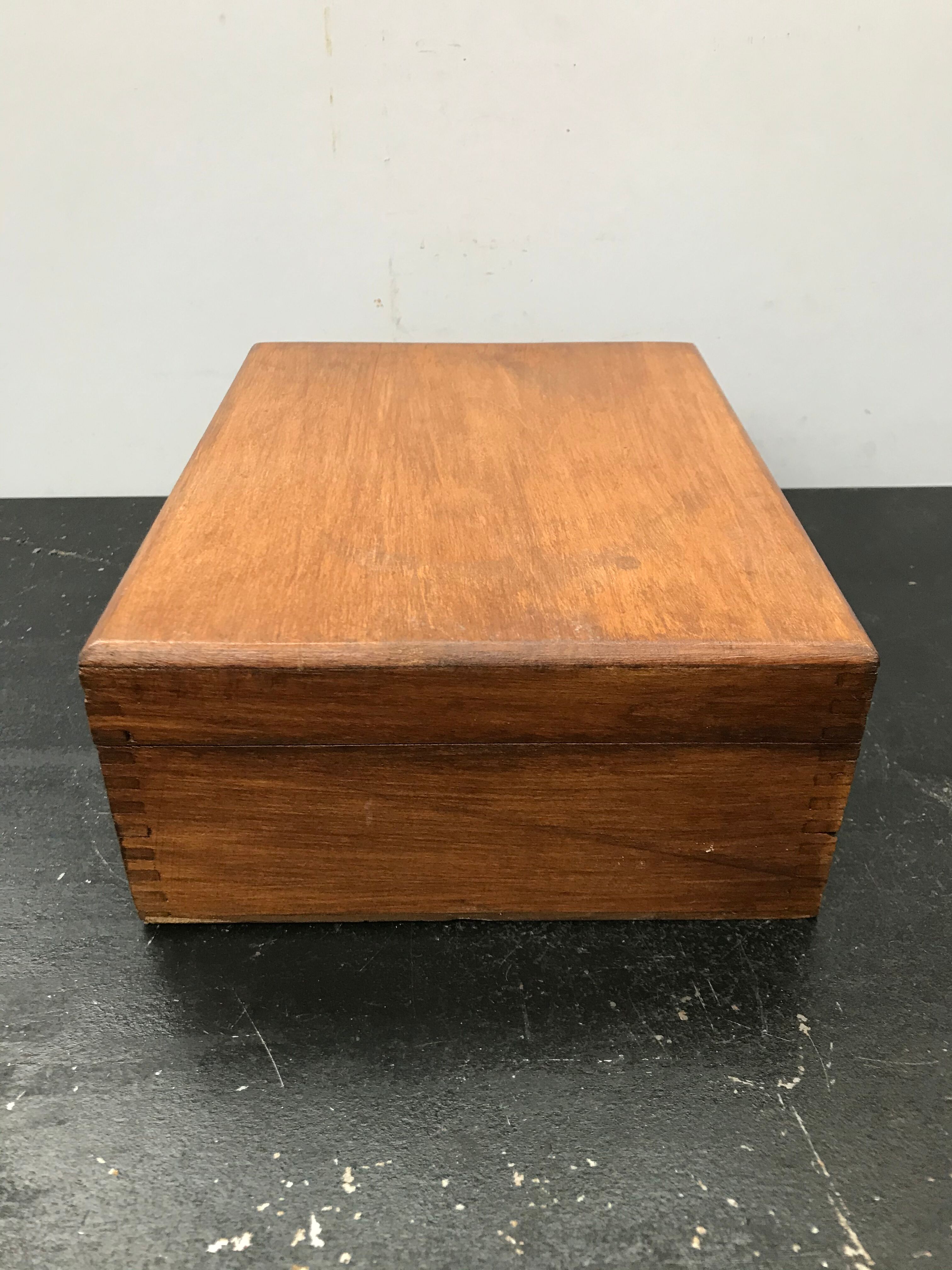 Former vintage wood jewelry box