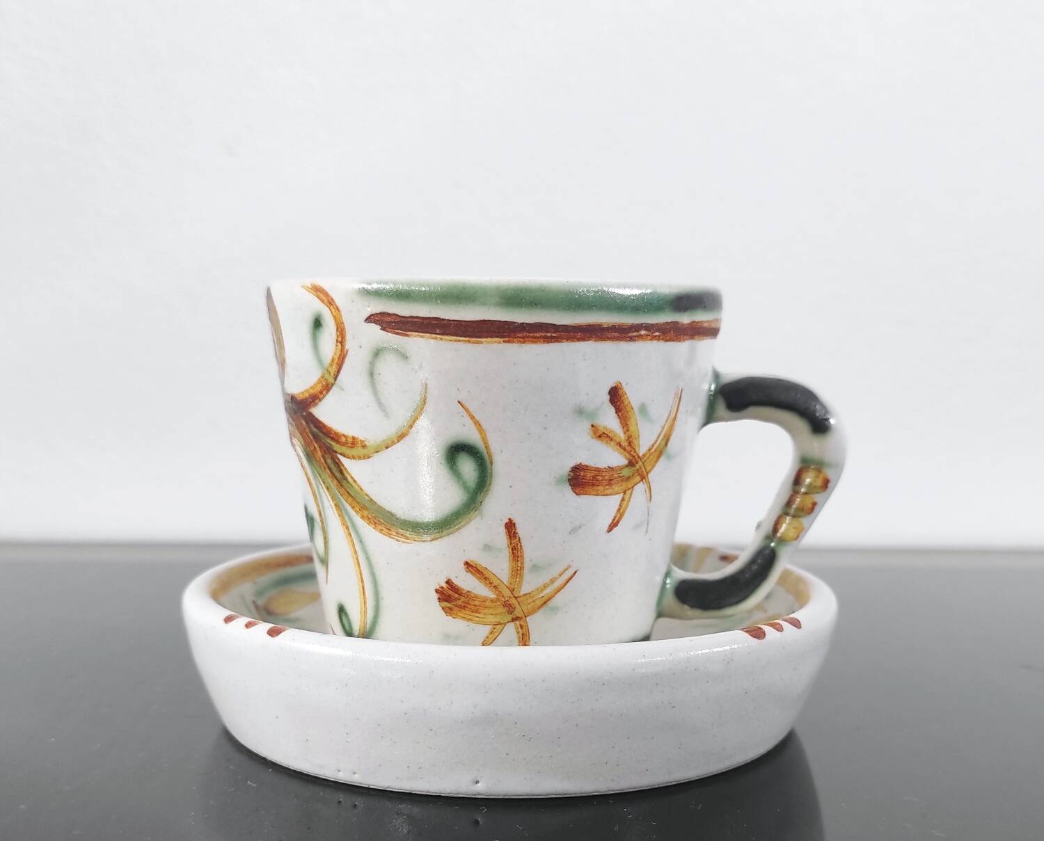 Set of 6 vintage Kéraluc Quimper coffee cups and saucers.