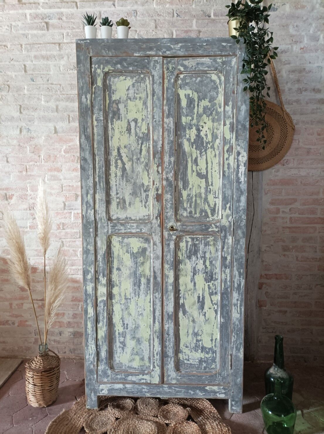 Armoire parisienne