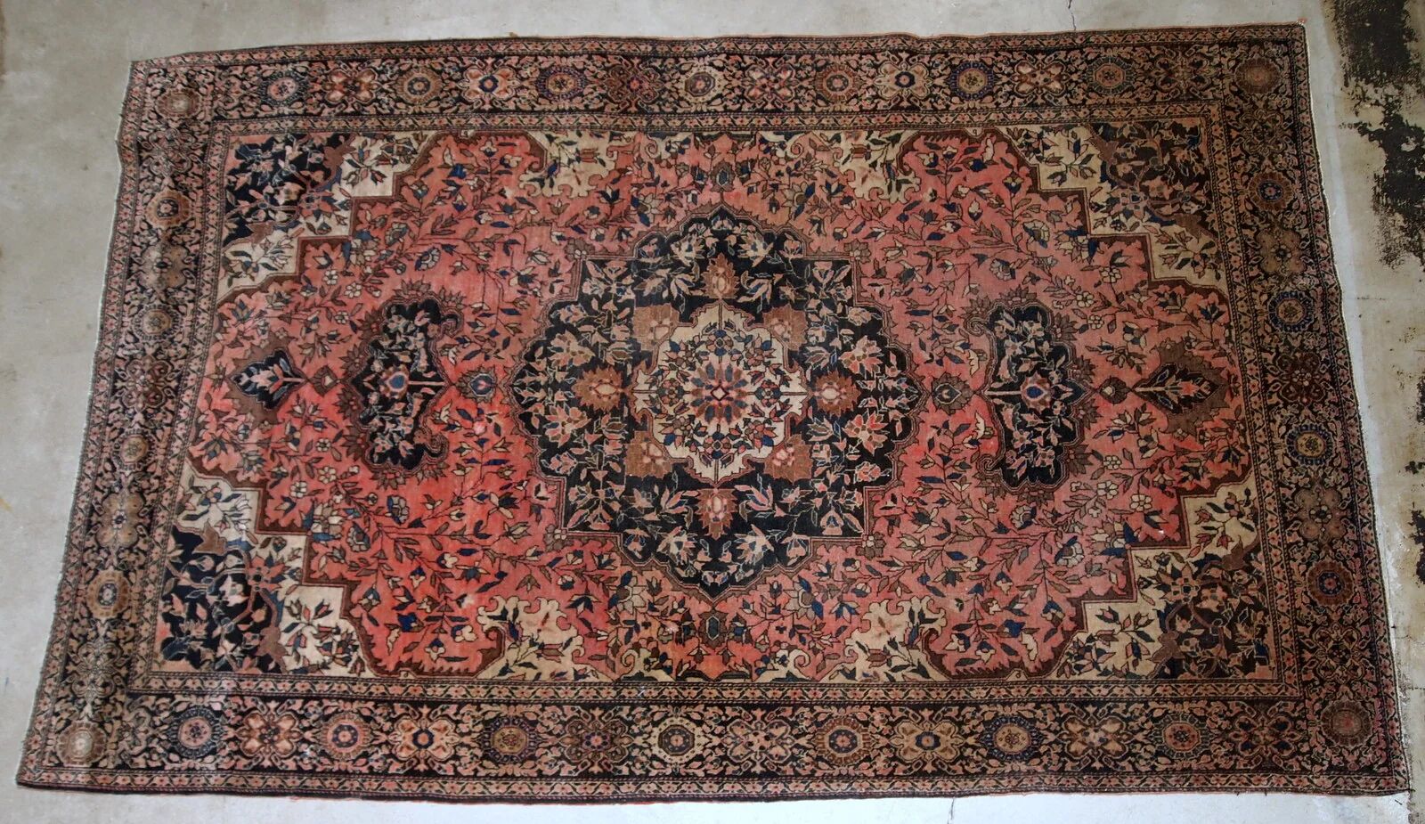 Handmade antique Persian Sarouk Farahan rug 4.1' x 6.3' (125cm x 192cm) 1880s