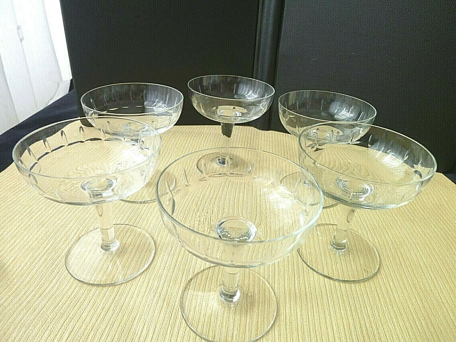 Set of 6 pretty champagne glasses made of grinded glass