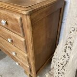 antique chest of drawers with 4 drawers