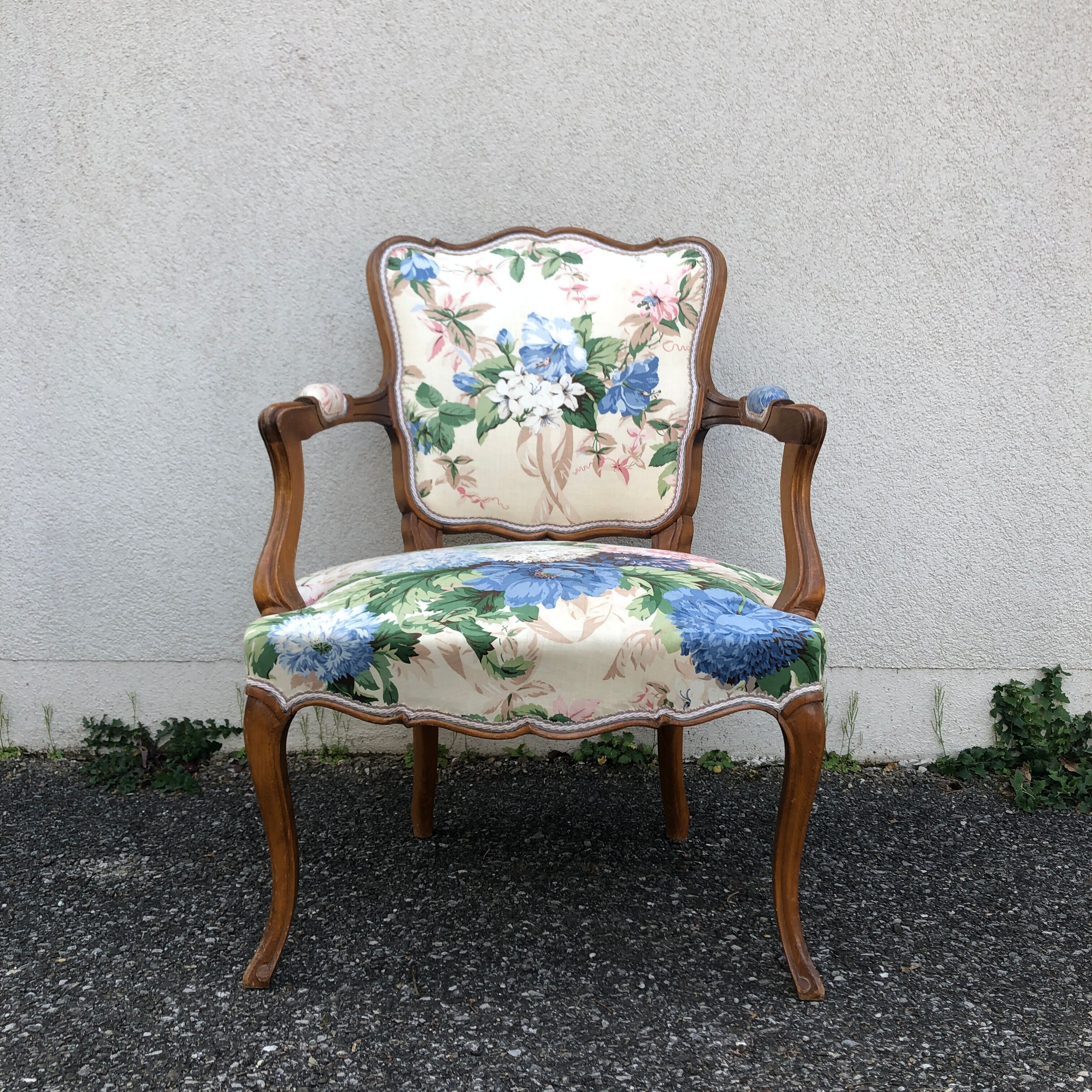 Cabriolet armchair