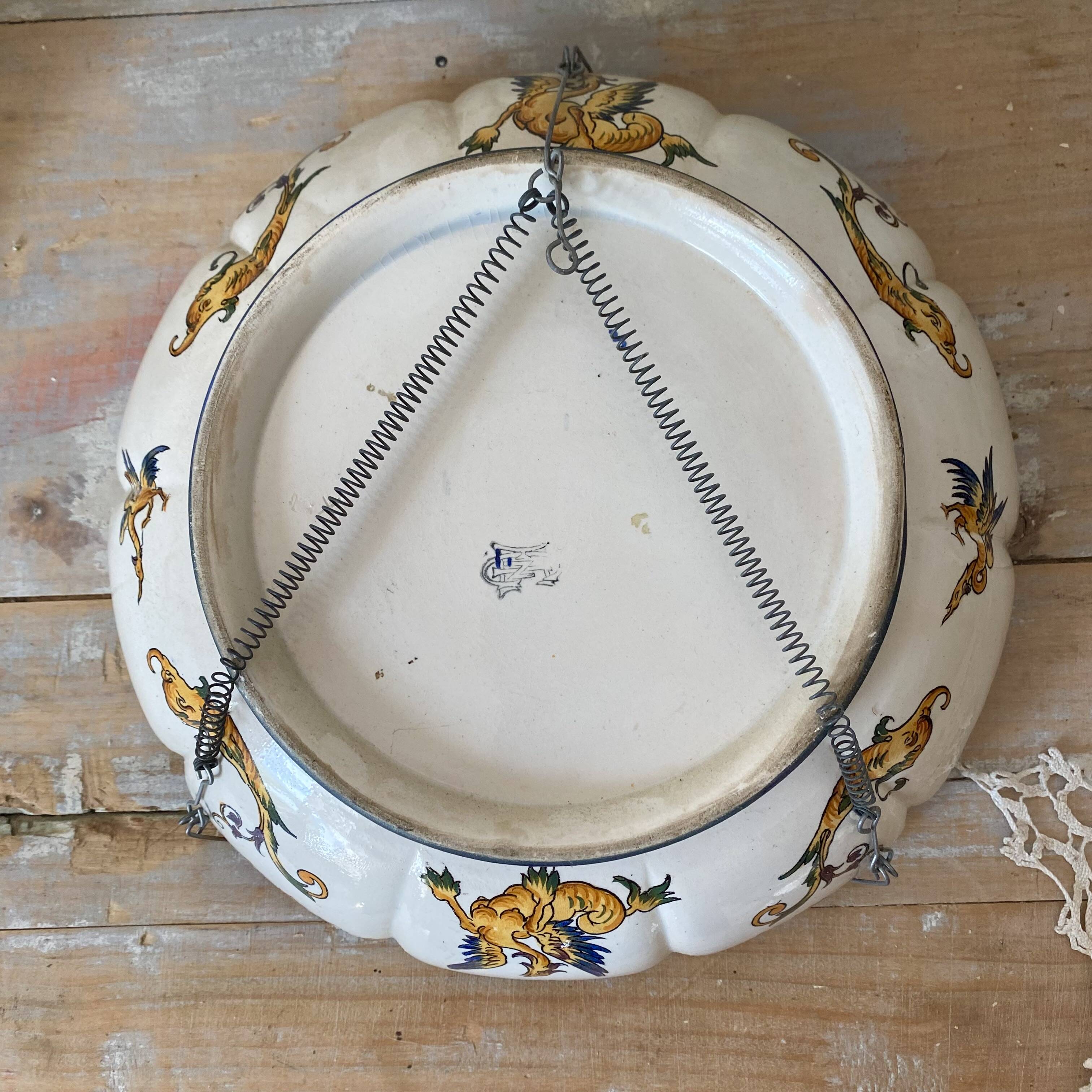 Renaissance decorated earthenware salad bowl from Gien.