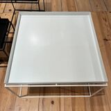 Tray table