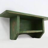 Petite unité murale rustique en bois vert avec 2 étagères, France vers 1880