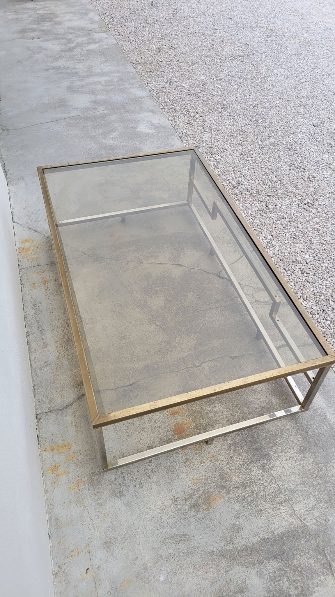 Table basse rectangulaire en laiton et métal chromé 1970 design