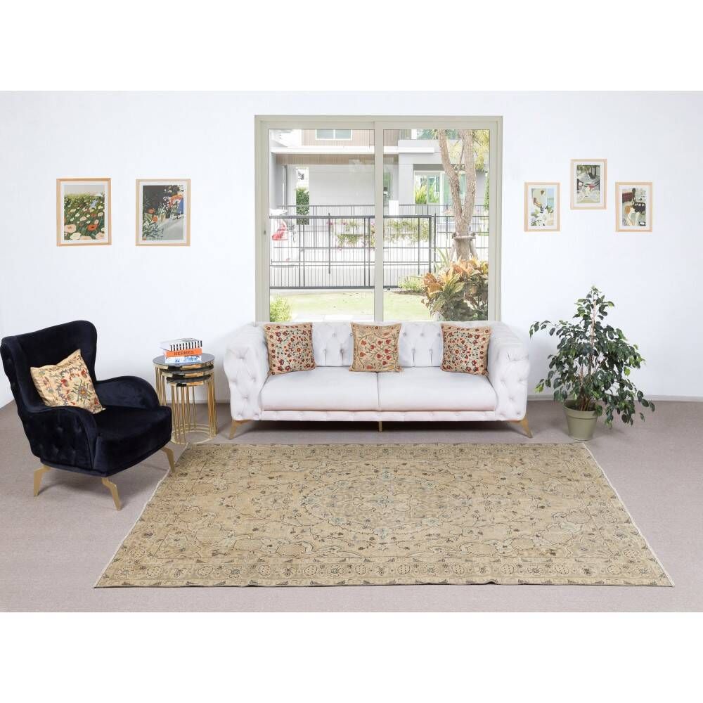 Vintage Turkish Handknotted Wool Rug. Beige Area Carpet for Cozy Farmhouse Interiors