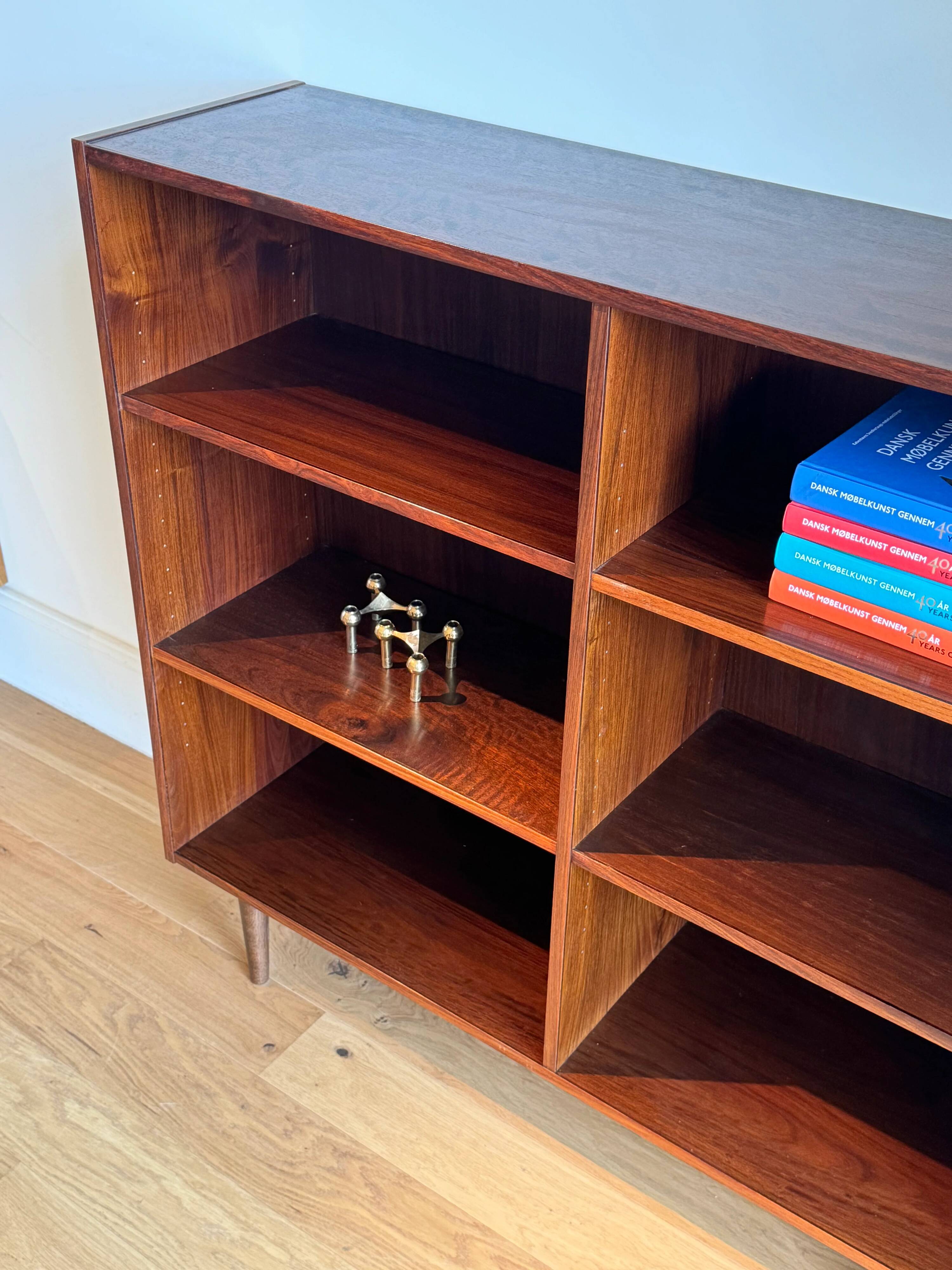 Vintage Scandinavian library in rosewood "Alfred"