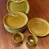 Service of 8 asparagus plates and its 2 sauce boats Gien 1960