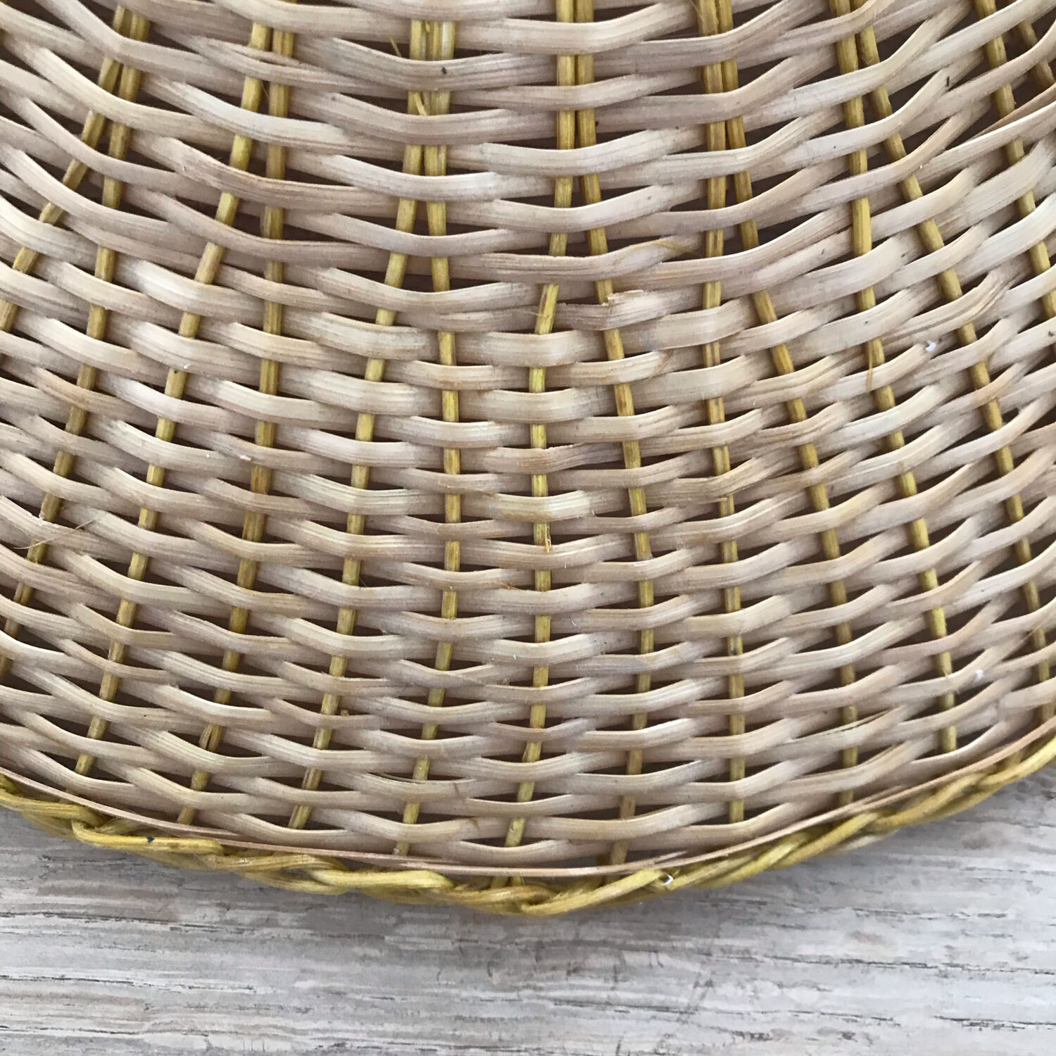 Vintage rattan suspension