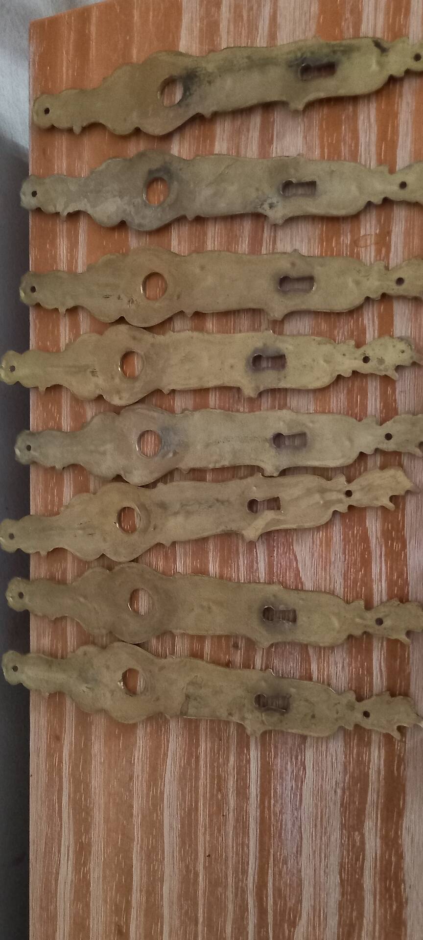 Many cleanliness plaques with handle