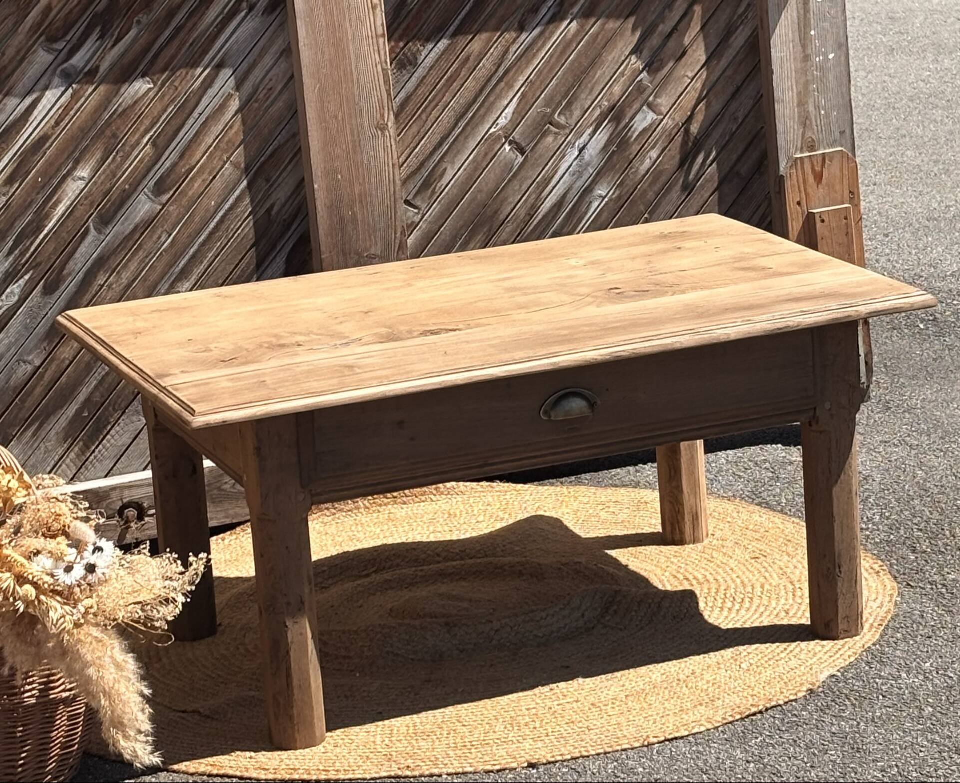 Old farmhouse coffee table in raw solid oak - 1 drawer