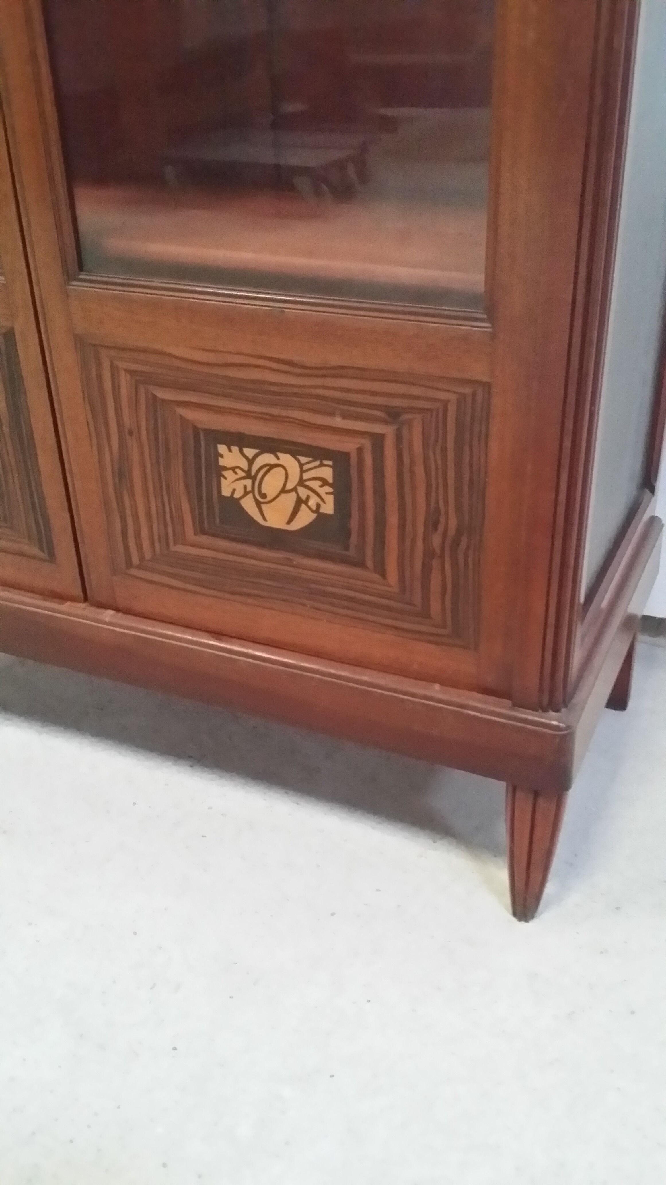 Art deco showcase - art nouveau