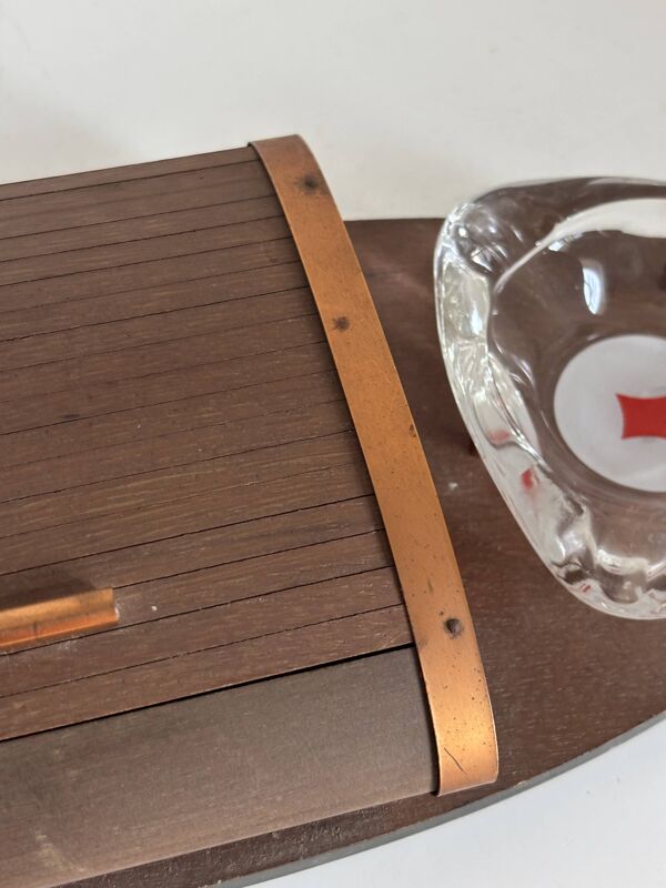 Porte-cigarettes, distributeur et cendrier en bois et métal cuivré poker, 1960
