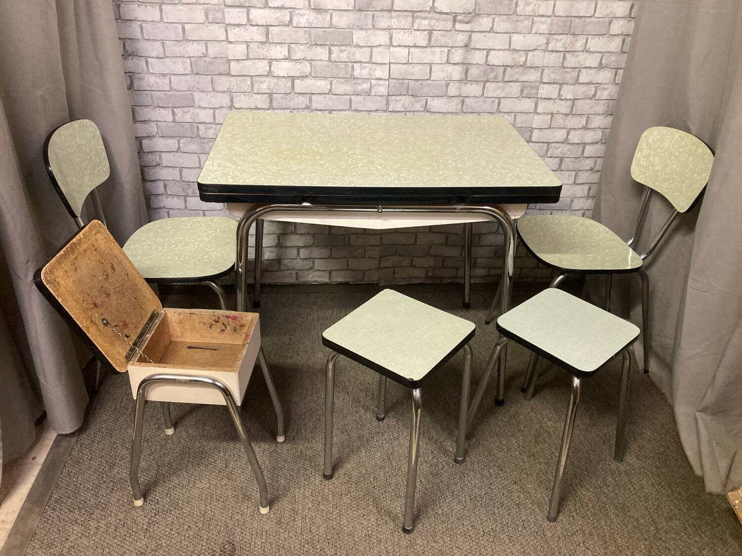 Formica table chairs stool set