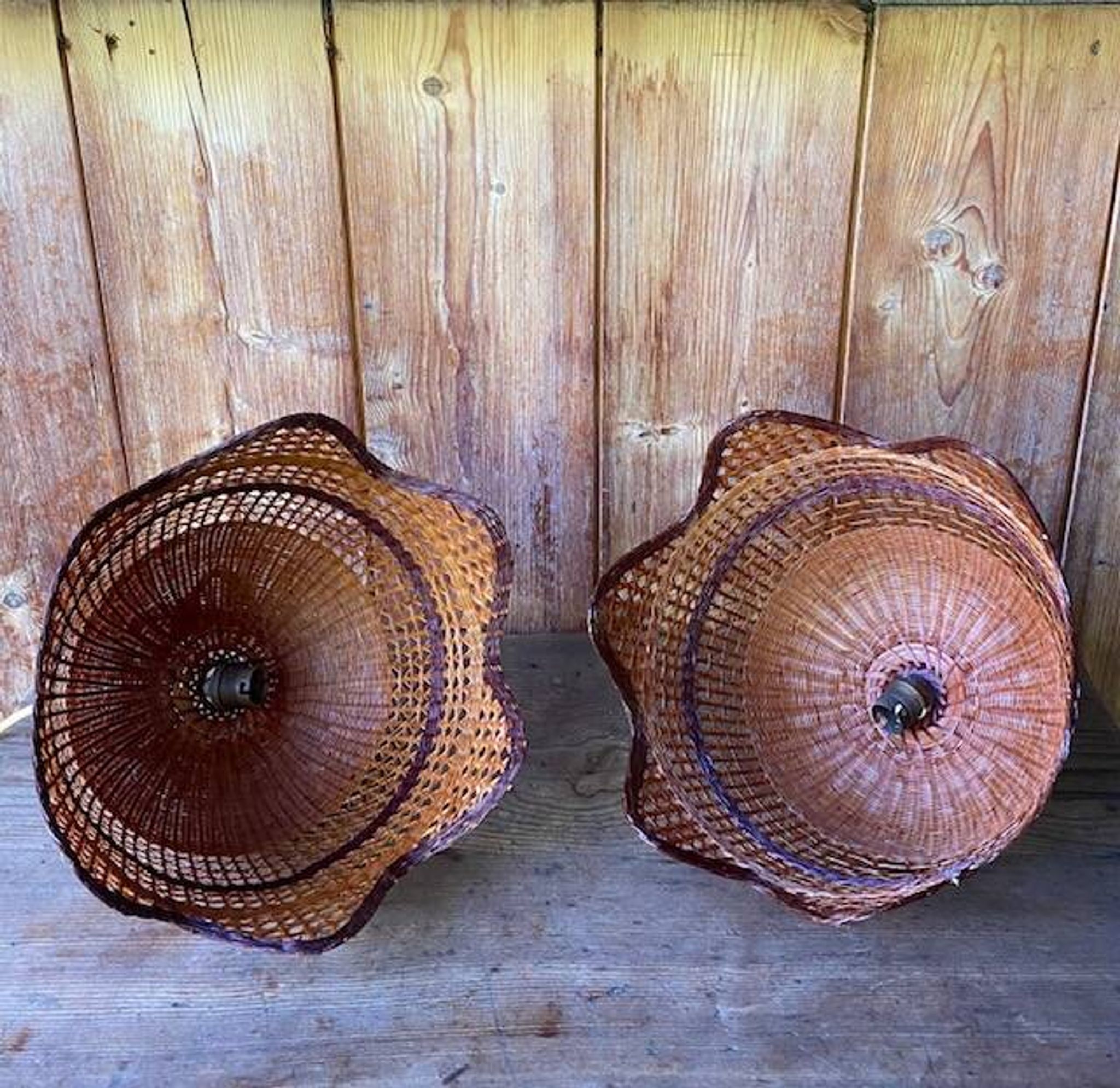 Duo de suspensions en rotin vintage