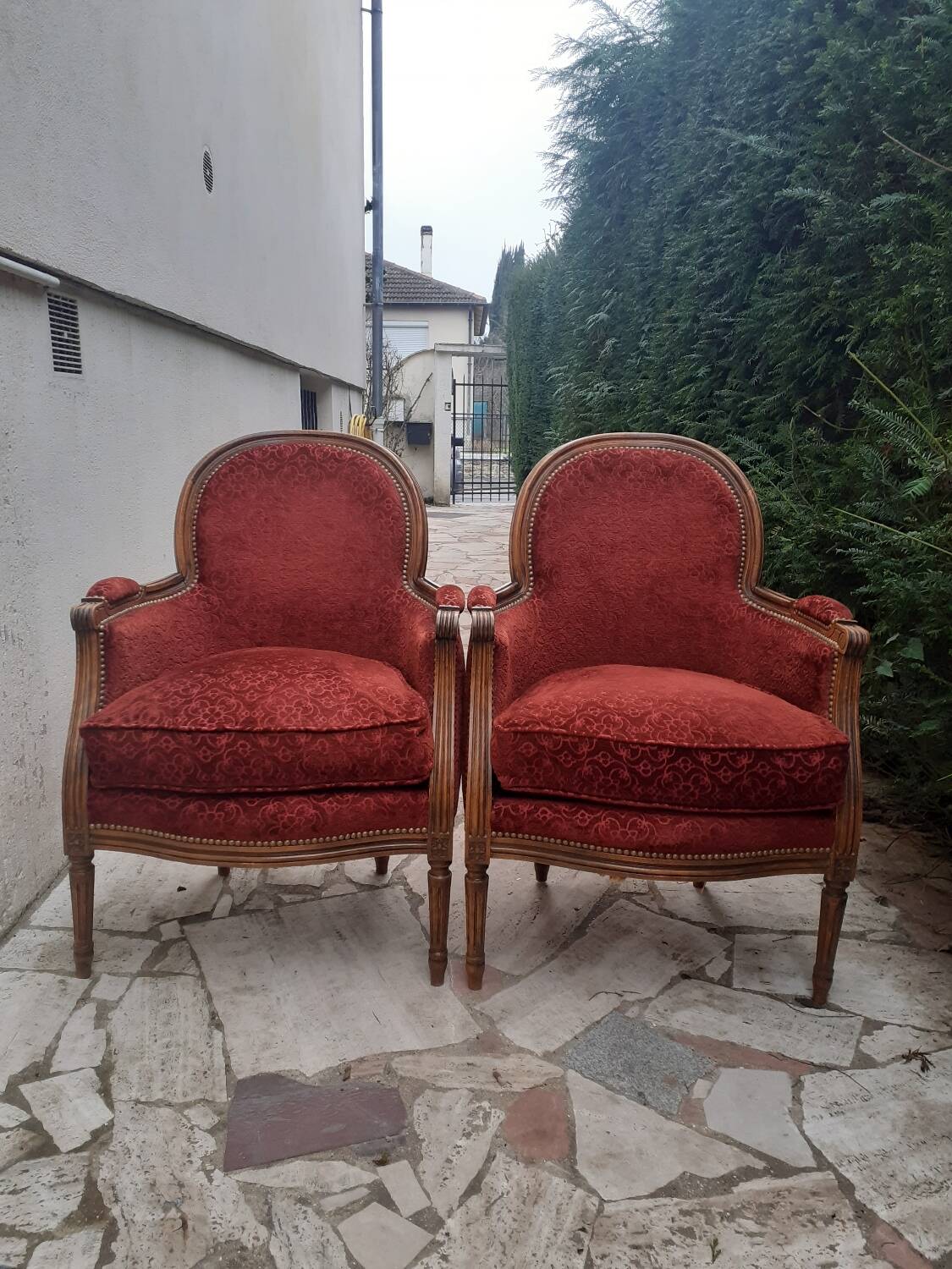Lot 2 fauteuil voltaire médaillon bergère rouge bois sculpture