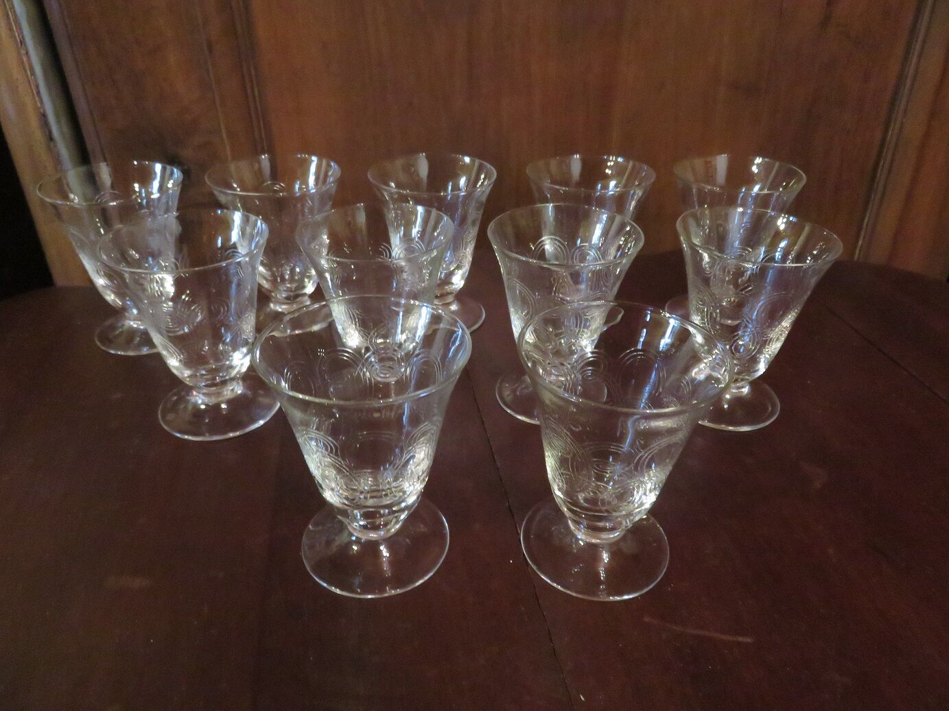 11 apéritf Art Deco glass suite