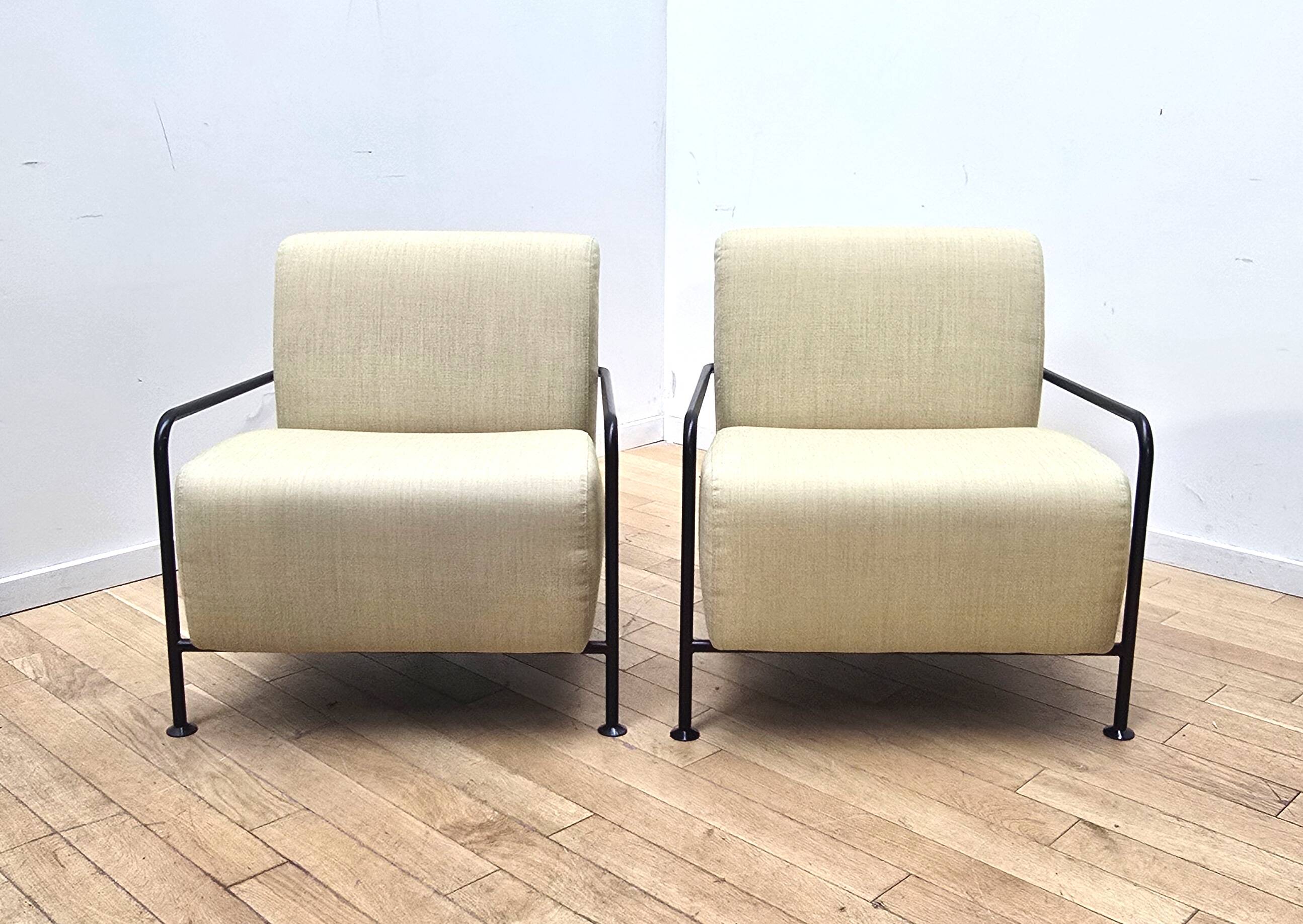 Paire de fauteuils Colubi Outdoor, Viccarbe