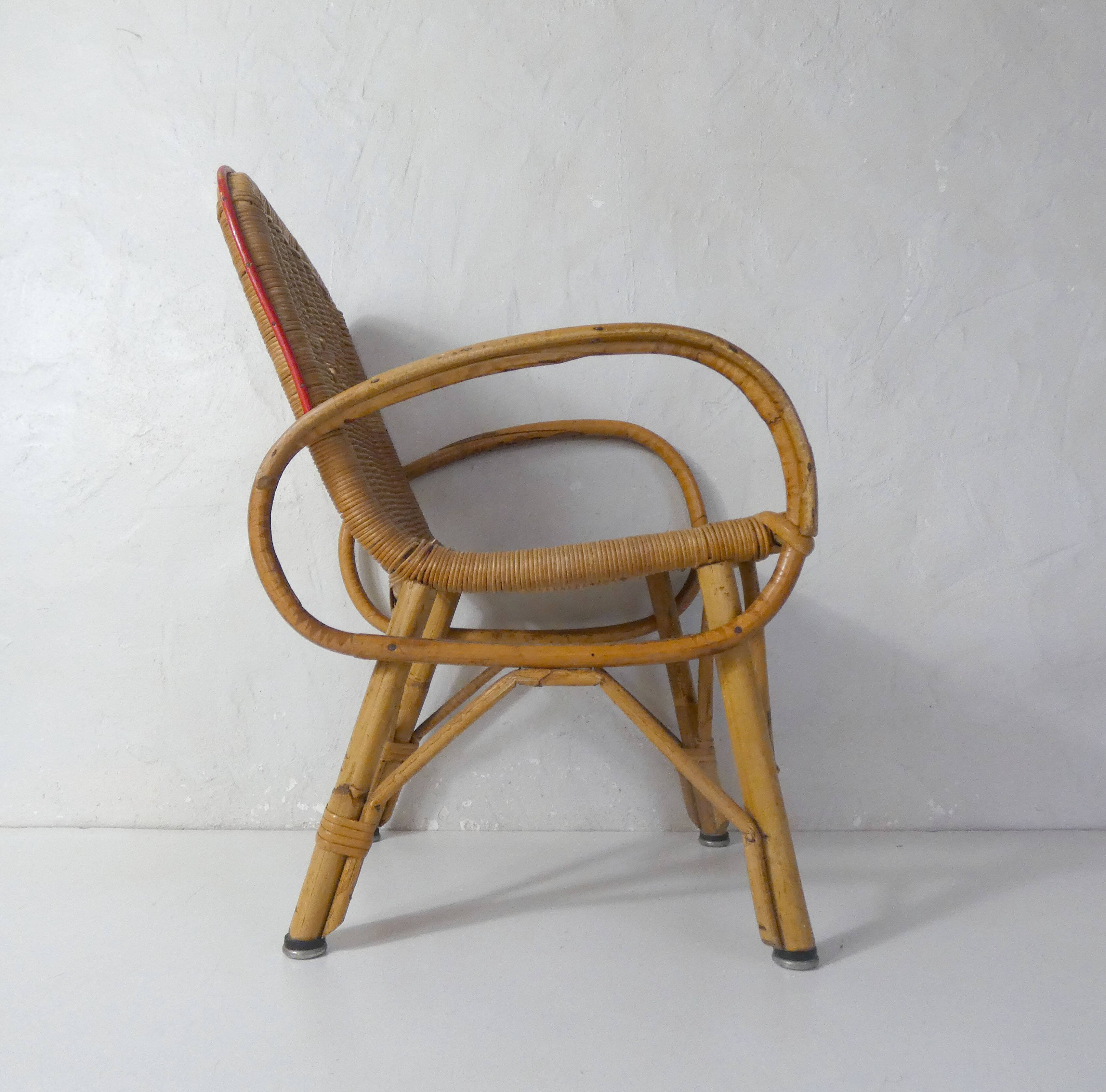 Fauteuil en rotin pour enfant
