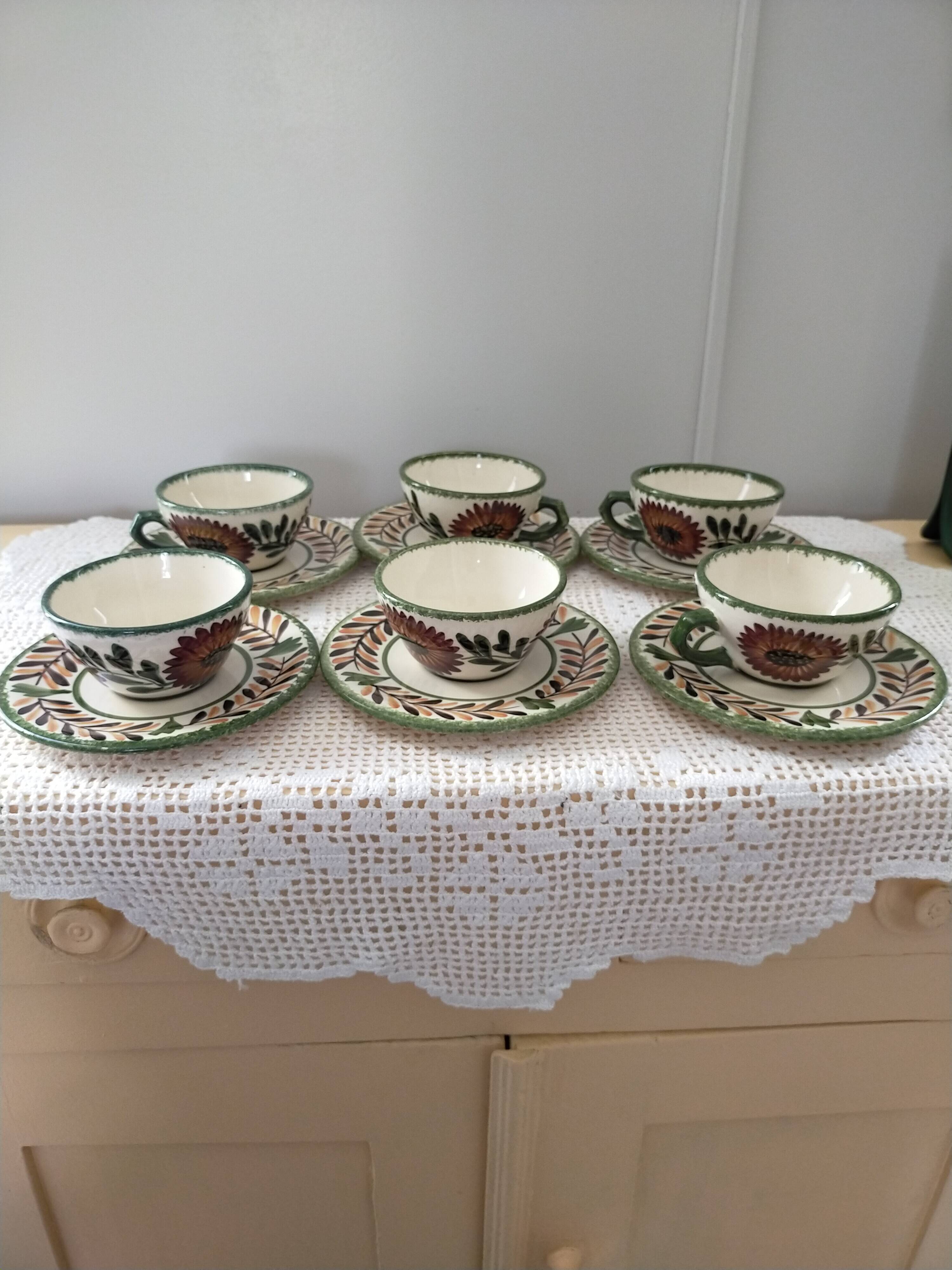 Coffee or tea service 6 cups and saucers