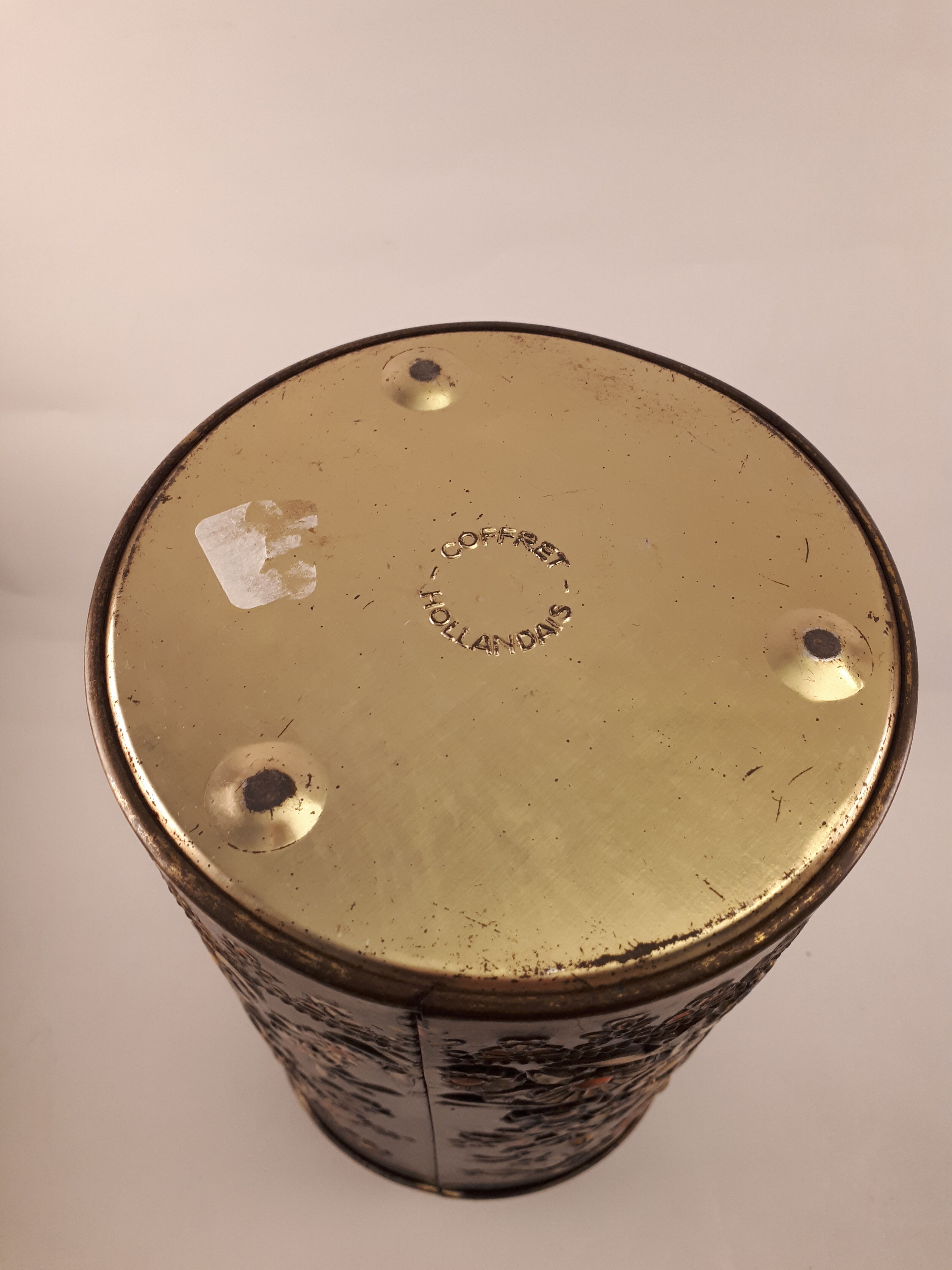 Large vintage waffle metal box 1960 deco flowers