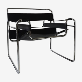 Black leather armchair model Wassily B3 by Marcel Breuer