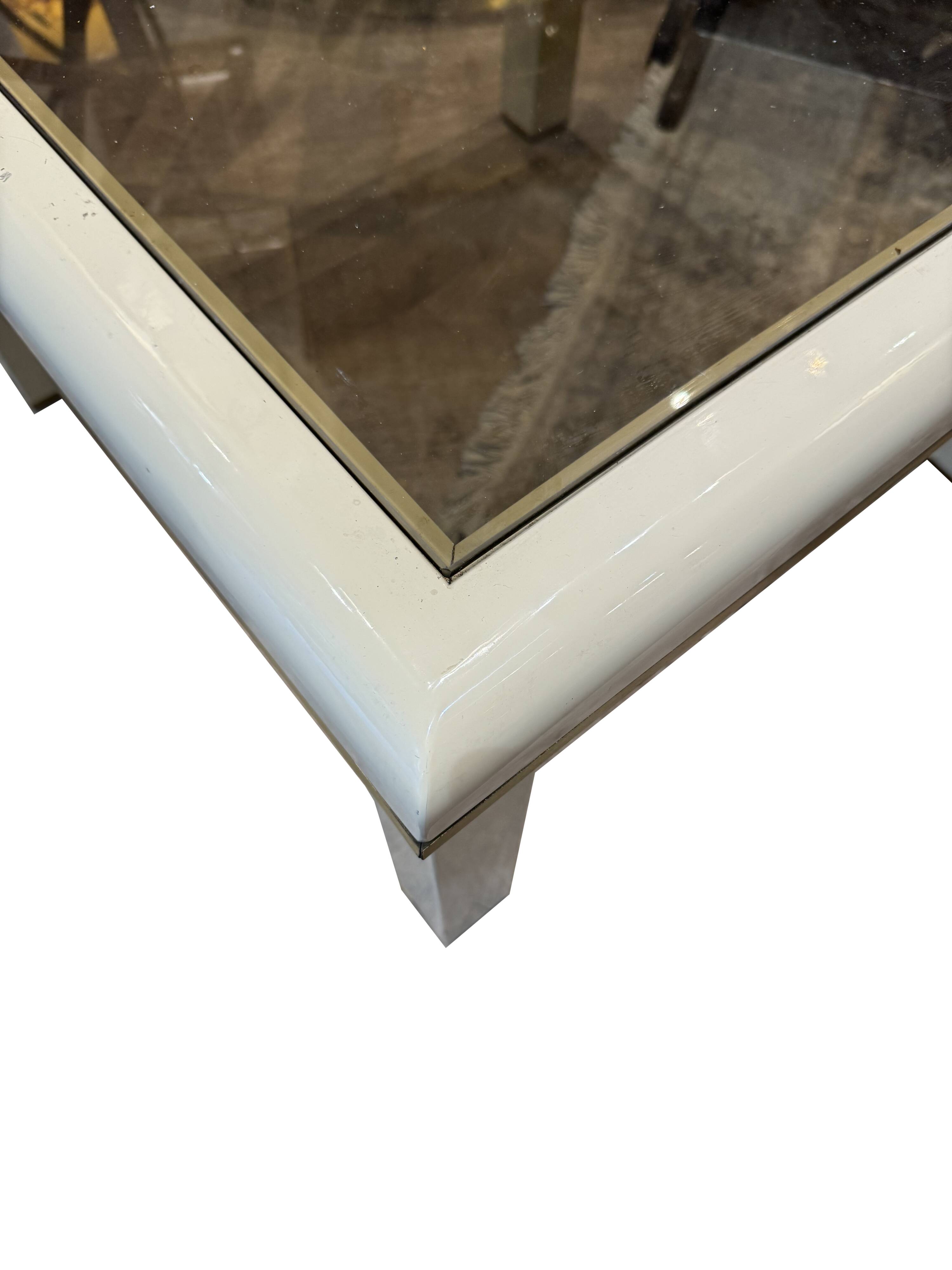 Lacquered metal pedestal table from the 70s