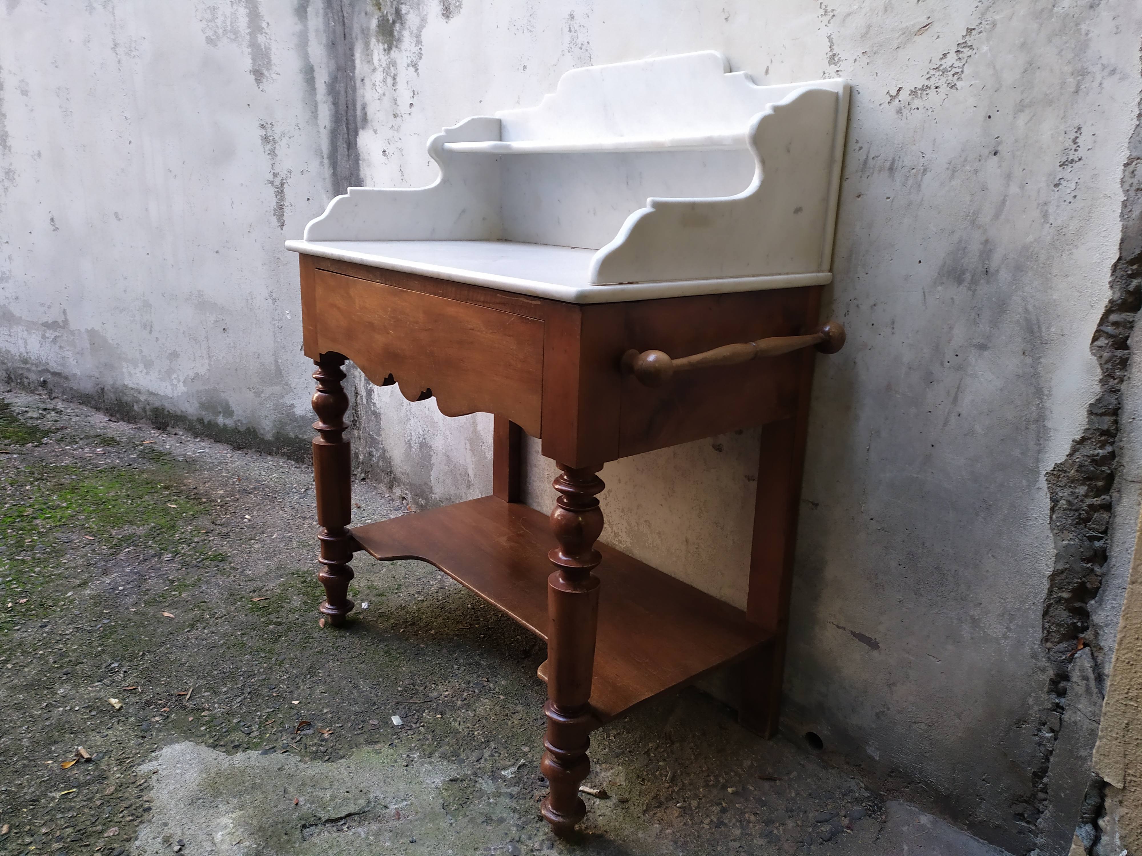 Marble toilet table