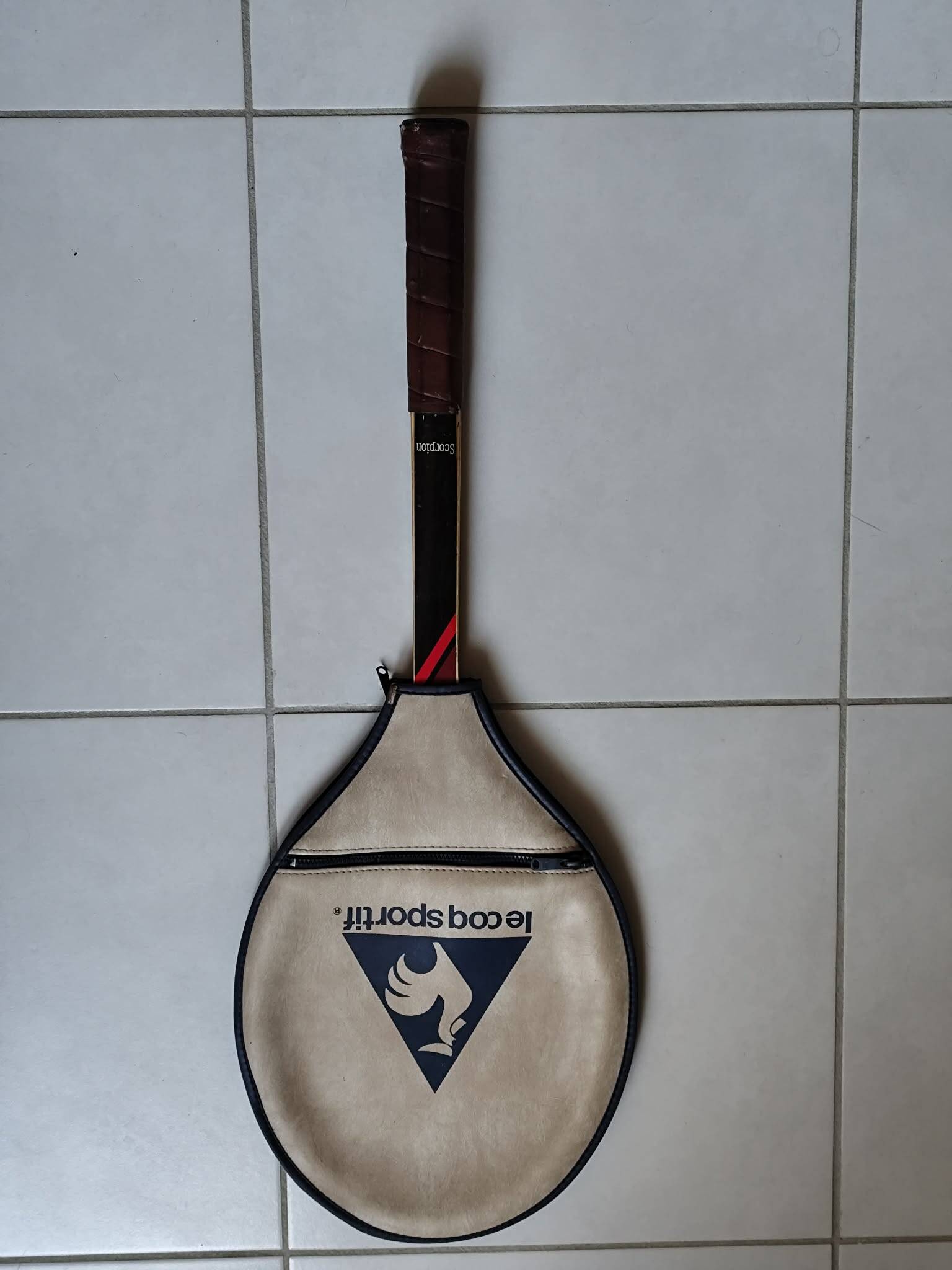 Racket Le Coq Sportif model Scorpion "Endorsed by Roscoe Tanner"