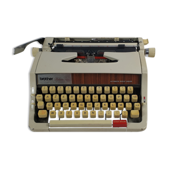 Vintage typewriter brother deluxe 1510