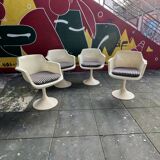 Set of 4 white swivel Tulip chairs, designer
