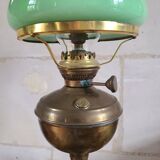 Lampe à pétrole éléctrifiée laiton et opaline