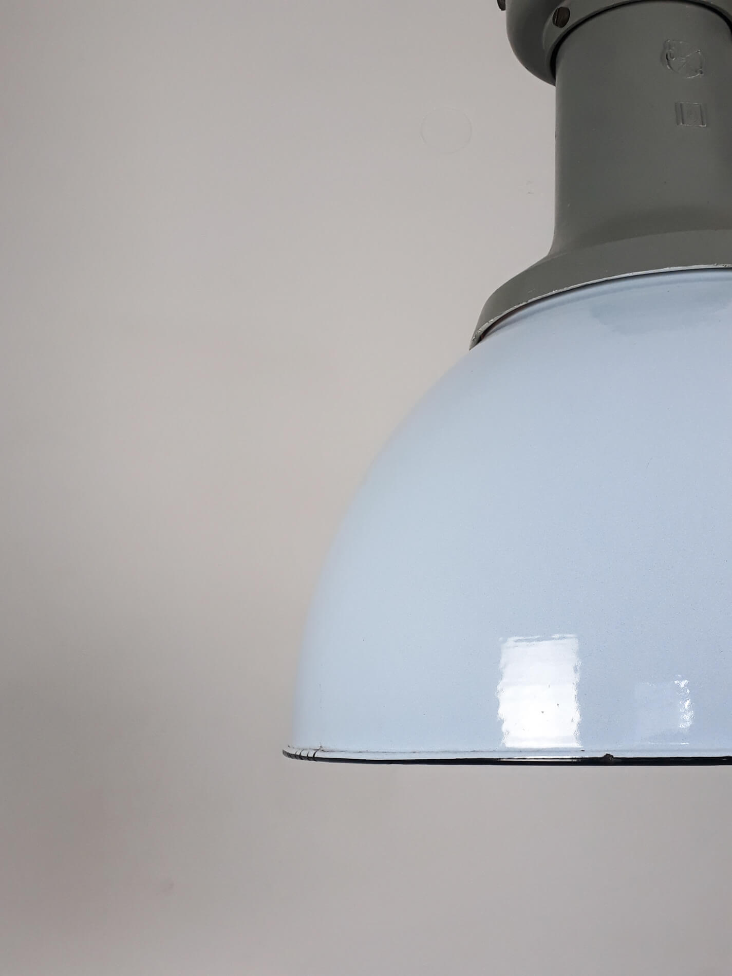 Suspension vintage en émail bleu clair de l'usine ElKo, années 1960