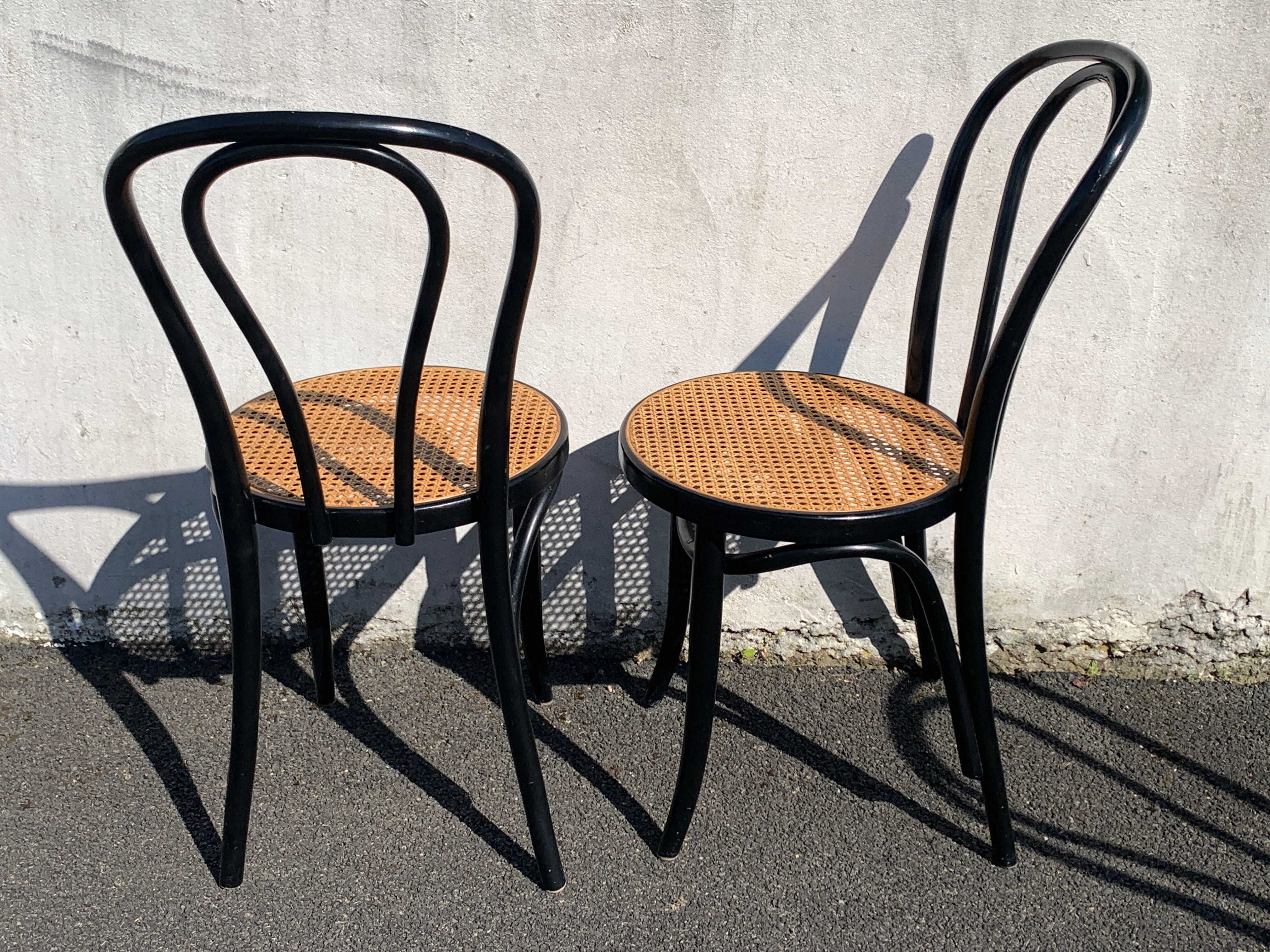 4 chaises bistrot cannées Thonet ZPM Radomsko en bois courbé