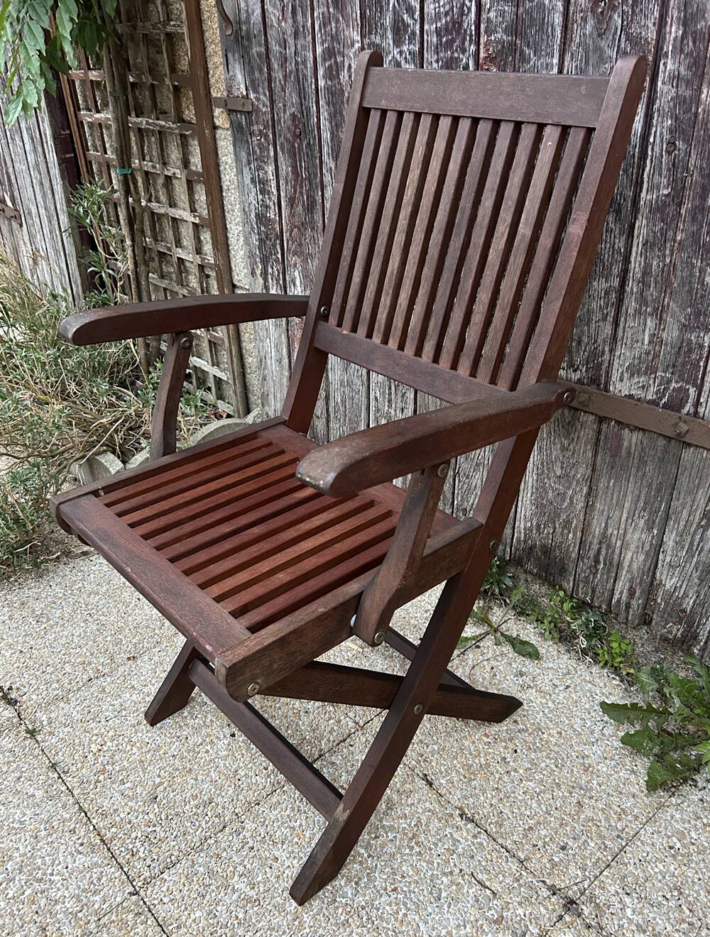 Elegant Folding Garden Chair in Teak – beautiful era holiday style