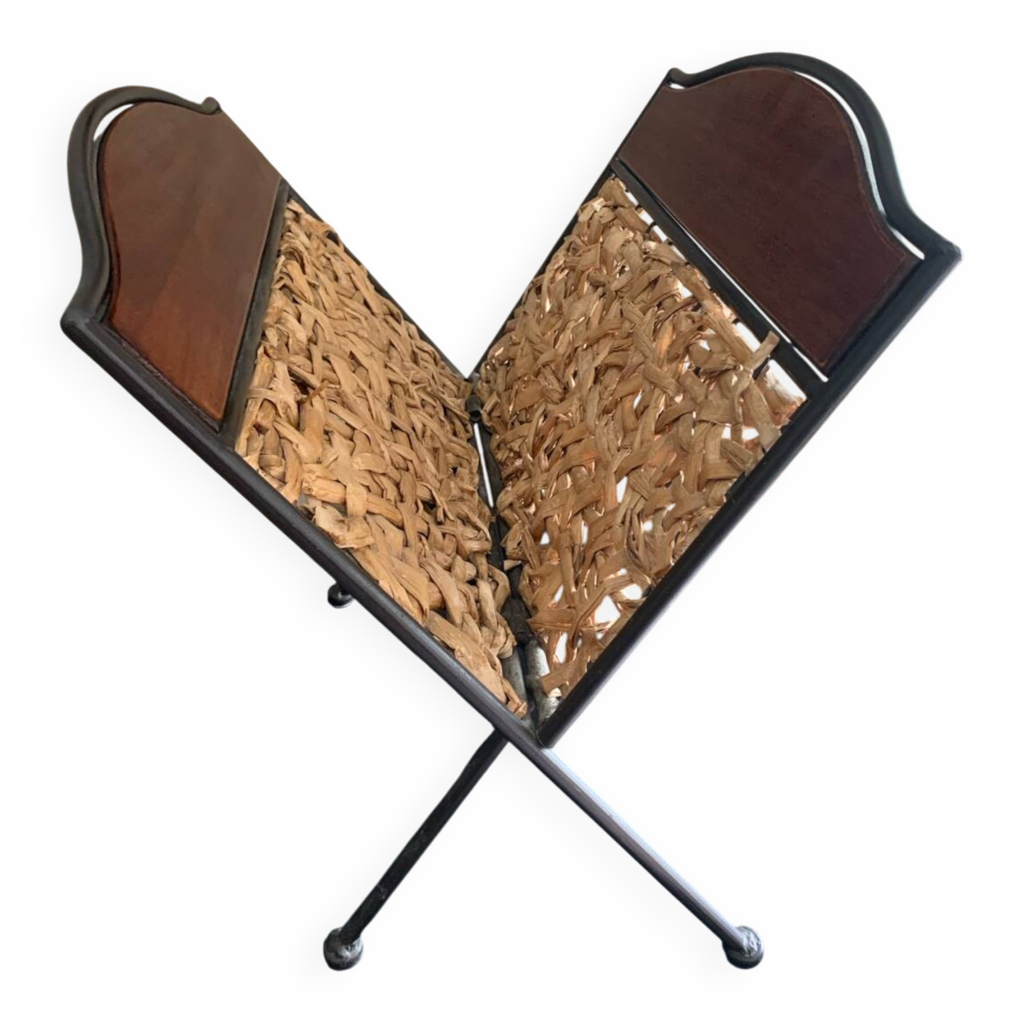 Raffia magazine rack