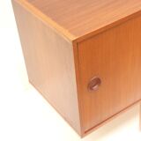 Beautiful long minimalist sideboard designed by William Watting and made by Fristho, Netherlands 195